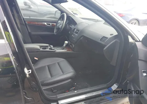 2009 Mercedes-Benz C 300 Luxury/Sport from USA, damaged, VIN WDDGF54X79R054184